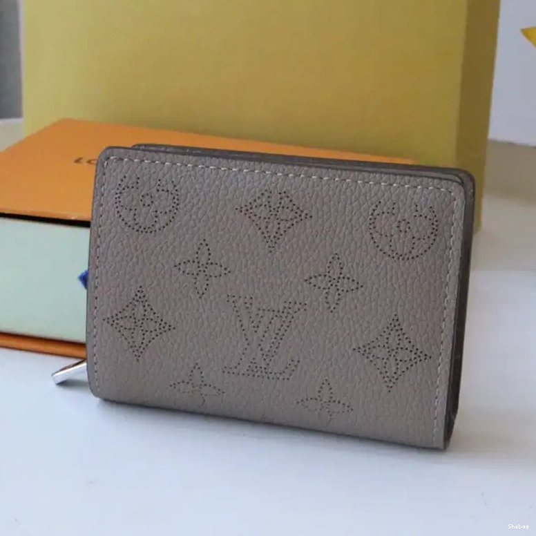2306YA0008 Bag LV 0625
